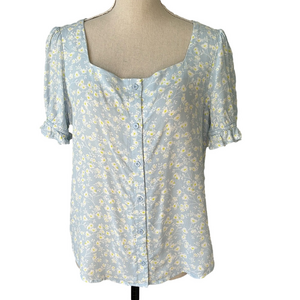 Elodie Flower Print Blouse Front Buttons Ruffled Short Sleeves Curved Hem Size L